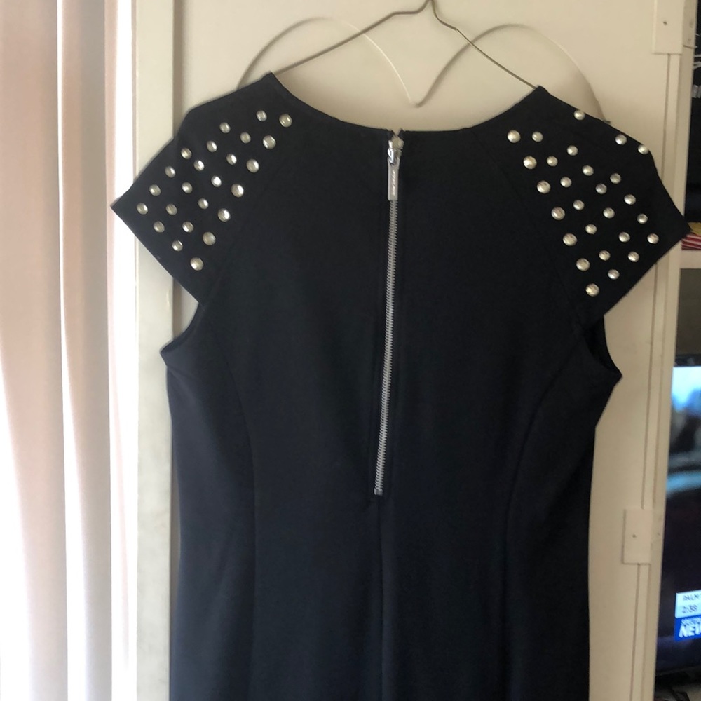 Dress - Picture 5 of 8